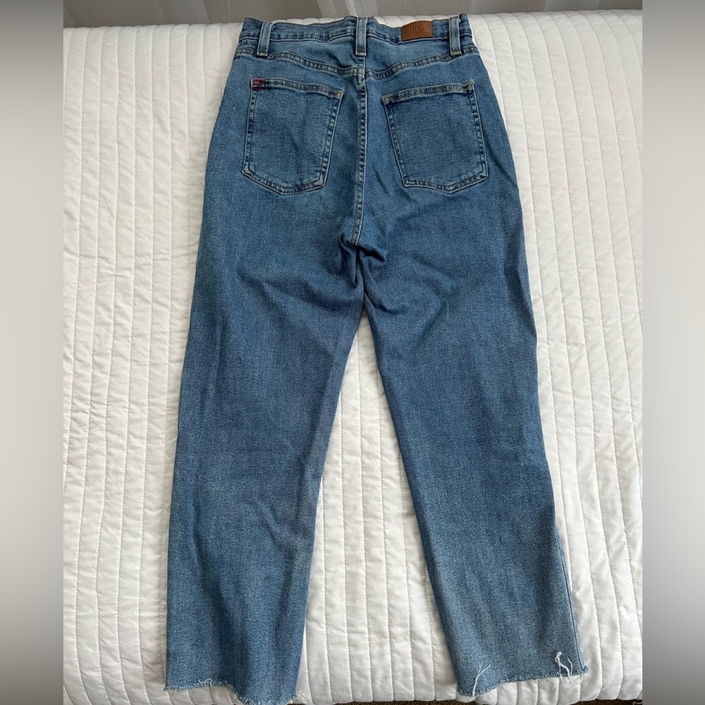 Women’s BDG Girlfriend High-Rise Jeans - Picture 2 of 4